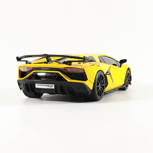 Lamborghini Aventador SVJ - 1:24 scale